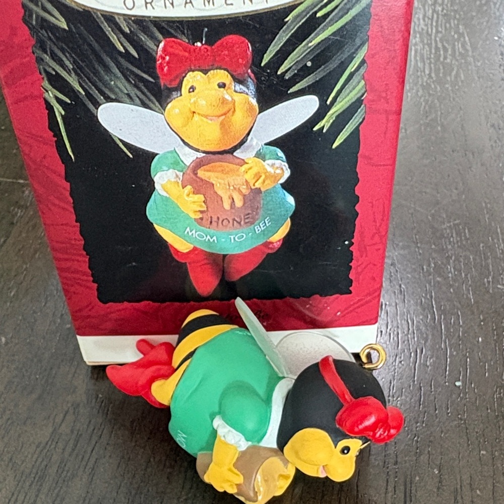 KEEPSAKE the Label Bee Ornament with Red and Green Accents 1993